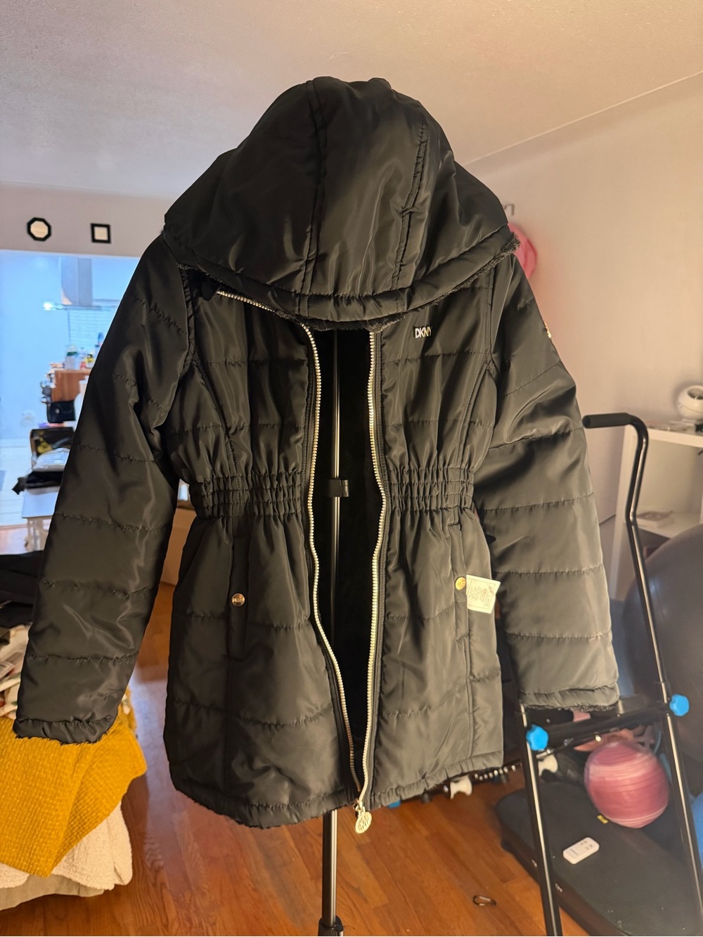 DKNY Black Cinched-Waist Hooded Puffer Jacket
